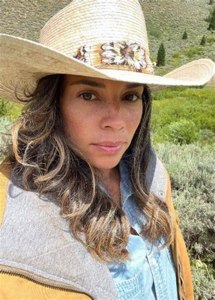 Beth Ver Dorn Height, Weight, Net Worth, Age, Birthday, Wikipedia, Who, Instagram, Biography
