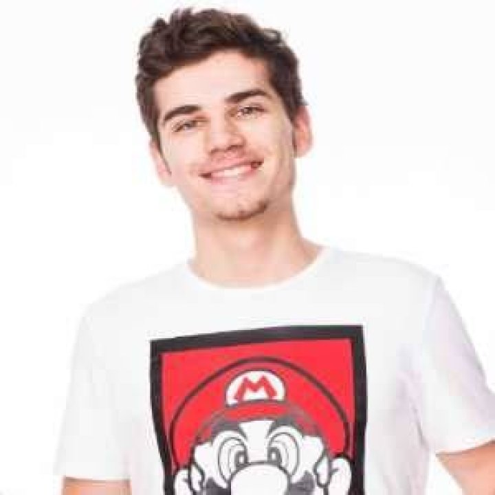 
Daniel Strauch Height, Weight, Net Worth, Age, Birthday, Wikipedia, Who, Nationality, Biography 