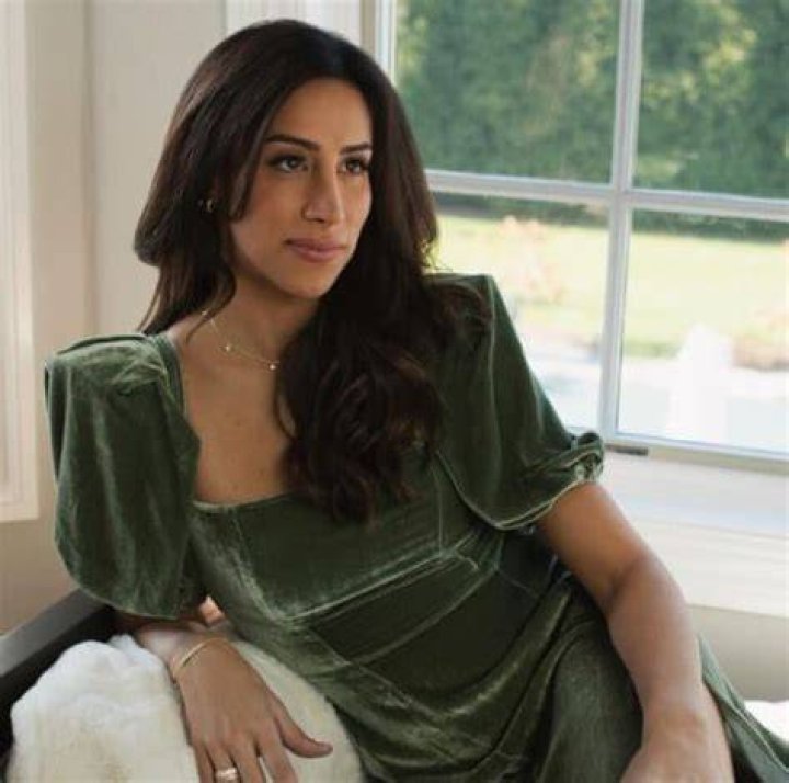 Danielle Jonas Height, Weight, Net Worth, Age, Birthday, Wikipedia, Who, Instagram, Biography