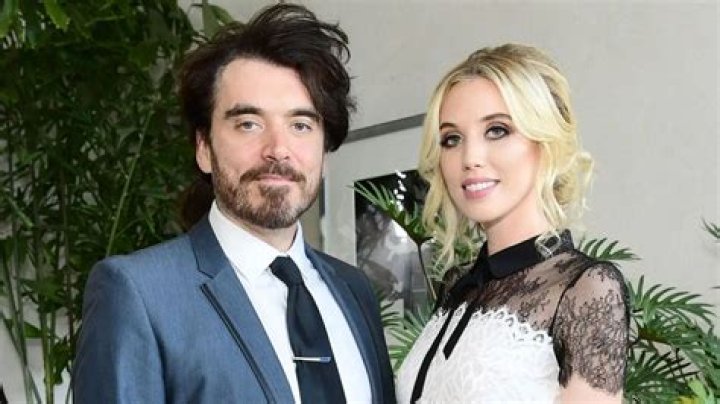 Did Laura Clery Divorce With Husband, Stephen Hilton? Let’s Investigate