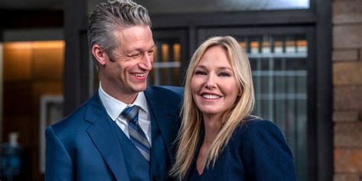 
Is Amanda Rollins Leaving SVU? New Job Career Earning And Net Worth 