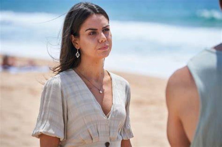 
Is Mac aka Emily Weir Leaving Home and Away? What Happened To Her As The Series Continues? 