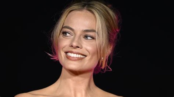 
Is Margot Robbie Sick? What Happened To Her – Health Update 