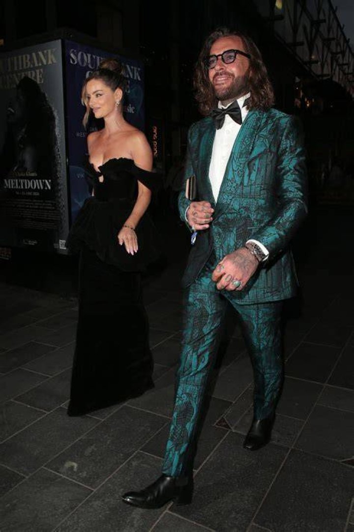
Is Maura Higgins Dating? Who is Maura Higgins Dating? 