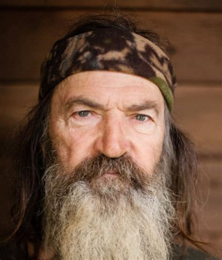 Is Phil Robertson Related To Pat Robertson?