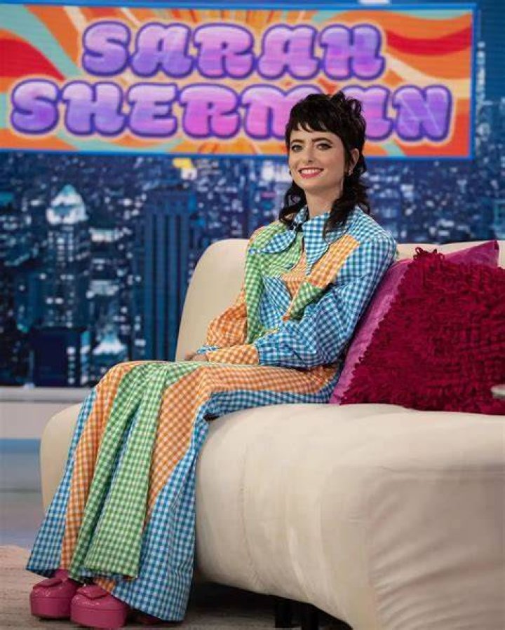 Is Sarah Sherman Gay? Age, Height, Net Worth