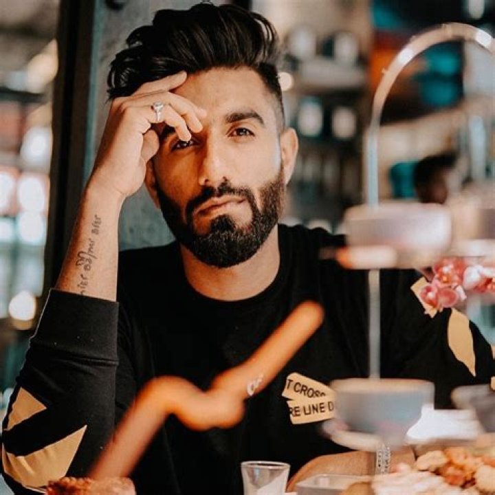
Manav Chhabra Height, Weight, Net Worth, Age, Birthday, Wikipedia, Who, Nationality, Biography 