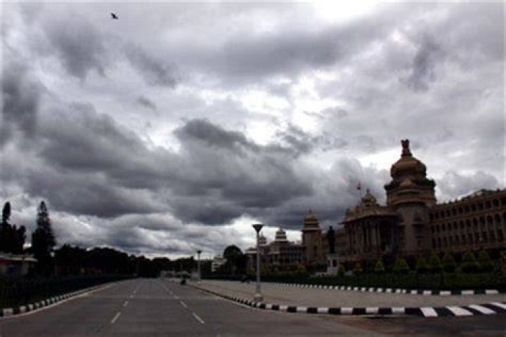 
Rain to lash B’luru, 10 K’taka districts under yellow alert 