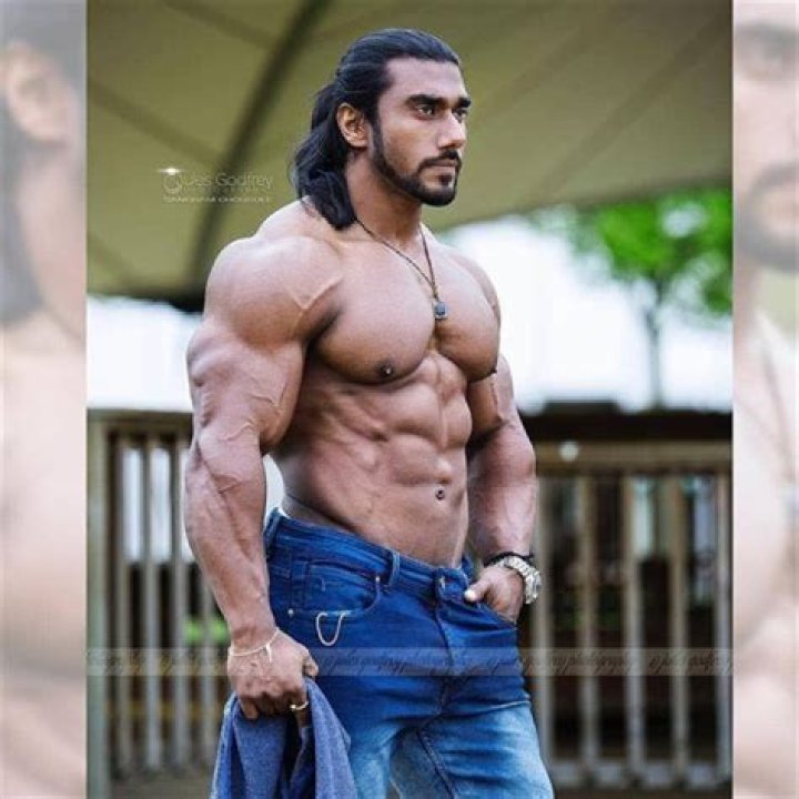 Raj Singh Arora Height, Weight, Net Worth, Age, Birthday, Wikipedia, Who, Instagram, Biography