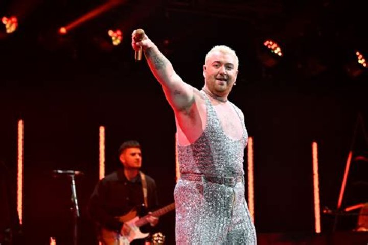 
Sam Smith Perfect Photo – Singer Ignites Body Image 
