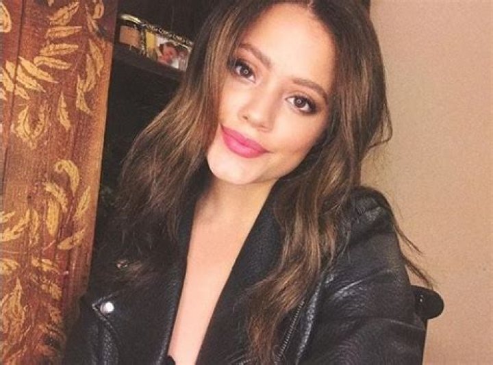 
Sarah Jeffery Height, Weight, Net Worth, Age, Birthday, Wikipedia, Who, Nationality, Biography 