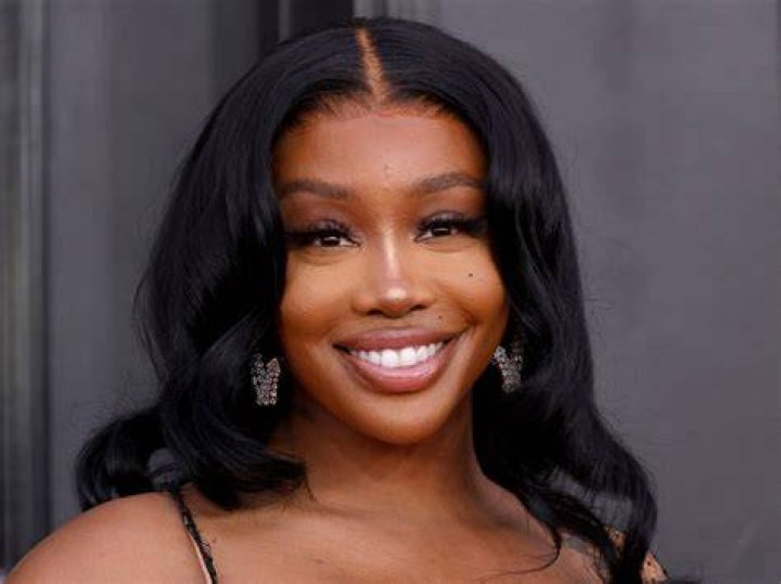 SZA Height, Weight, Net Worth, Age, Birthday, Wikipedia, Who, Instagram, Biography