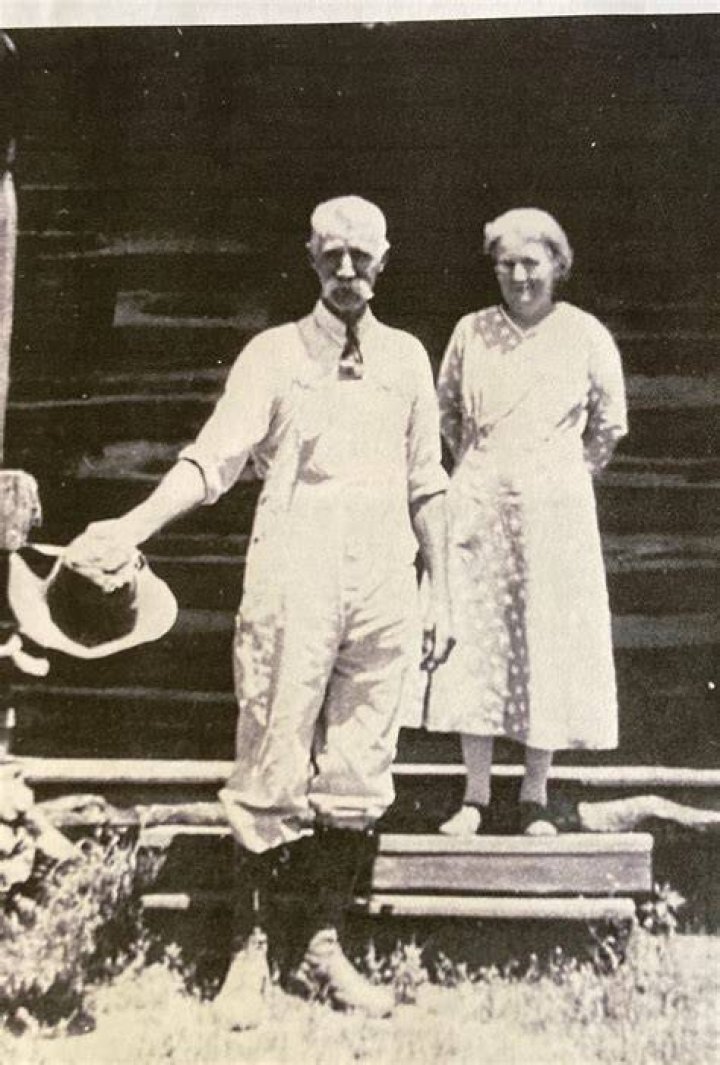 
Was Fred Again Grandfather John Morgan British Royalty? Parents And Wiki 