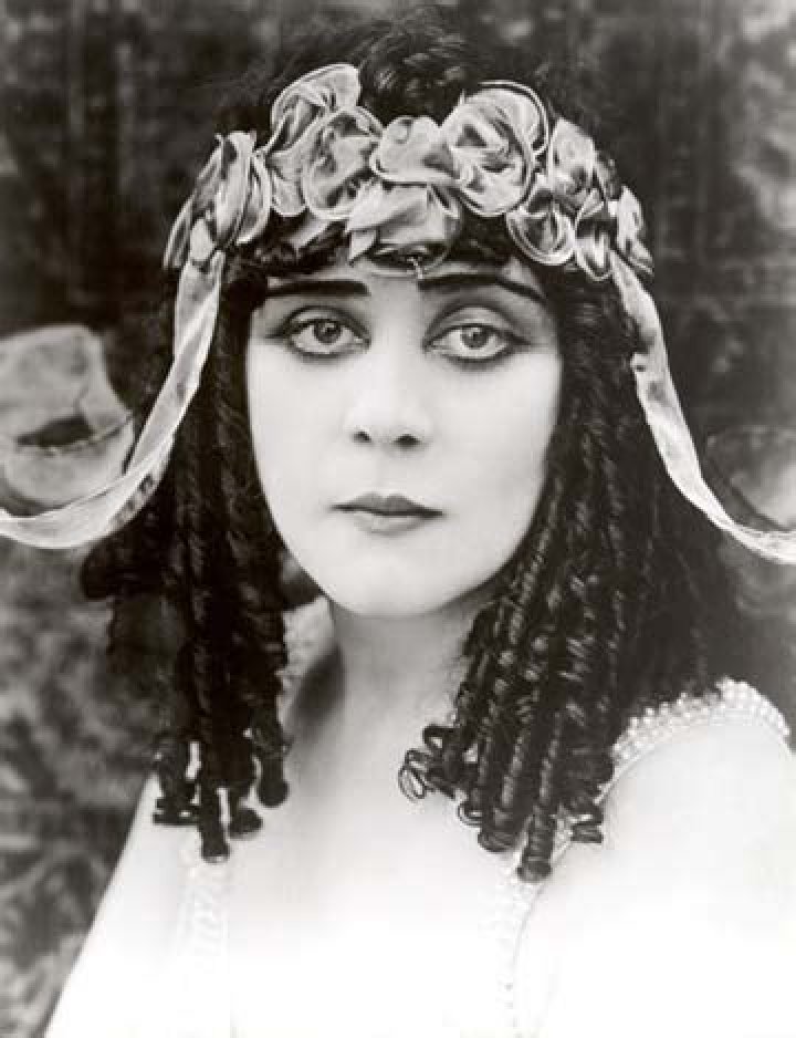 
Which Actress Was Known As The Vamp? 