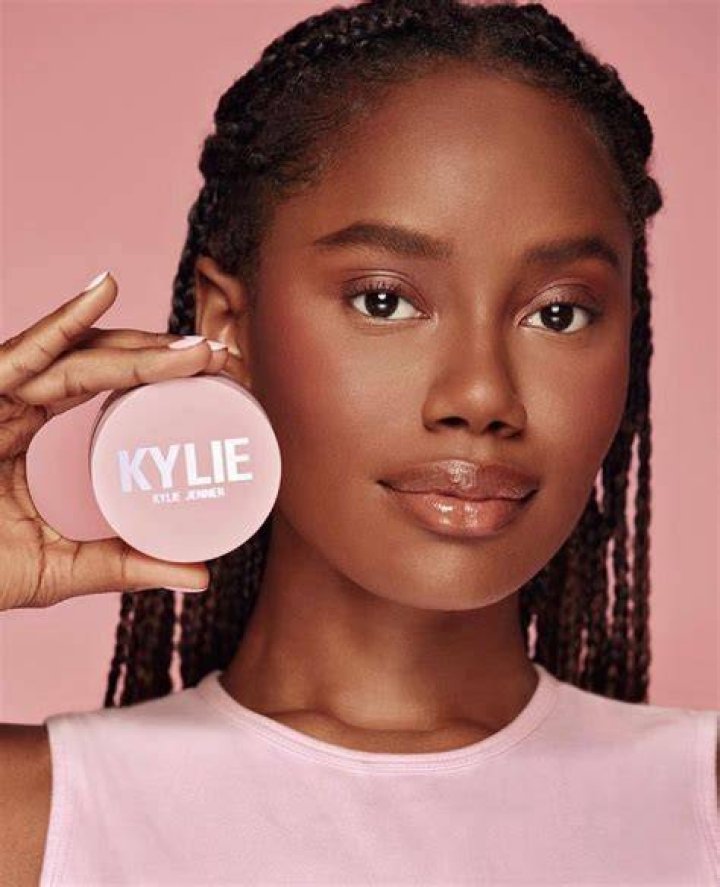 
Who is Sasha Palma, model sues Kylie Jenner’s company? 
